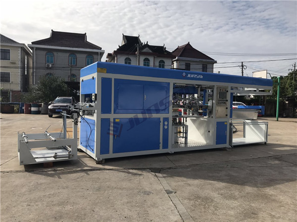 如何更換全自動吸塑機(jī)的真空泵油？