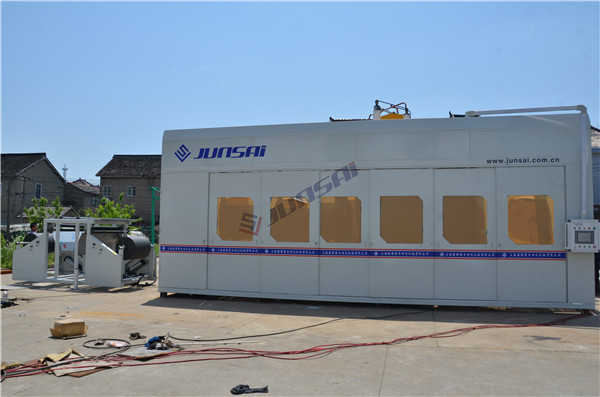 想看吸塑裁切一體機(jī)？來駿精賽雅式展！